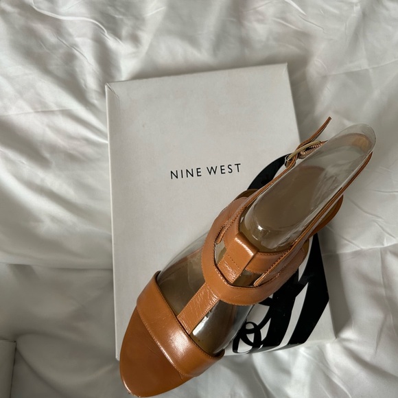 Nine West Natural Colored Sandals, size 10. Slightly used. - Picture 4 of 5